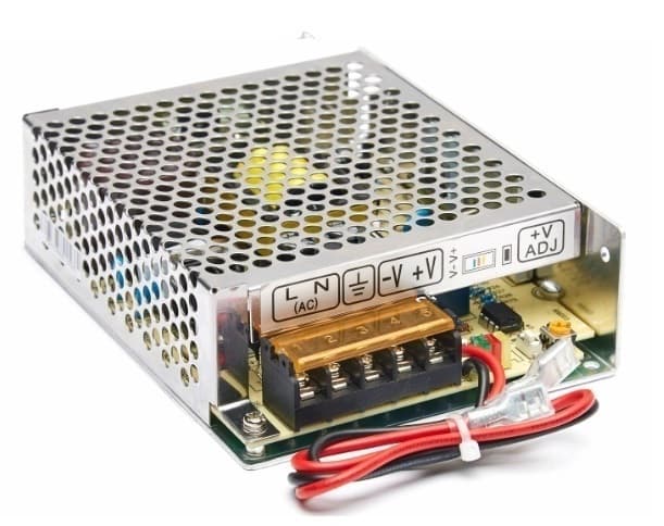Fuente Swithiching Interna de Alto Rendimiento con Sistema UPS Ante Cortes de Energía. Salida Max 12V 4A
