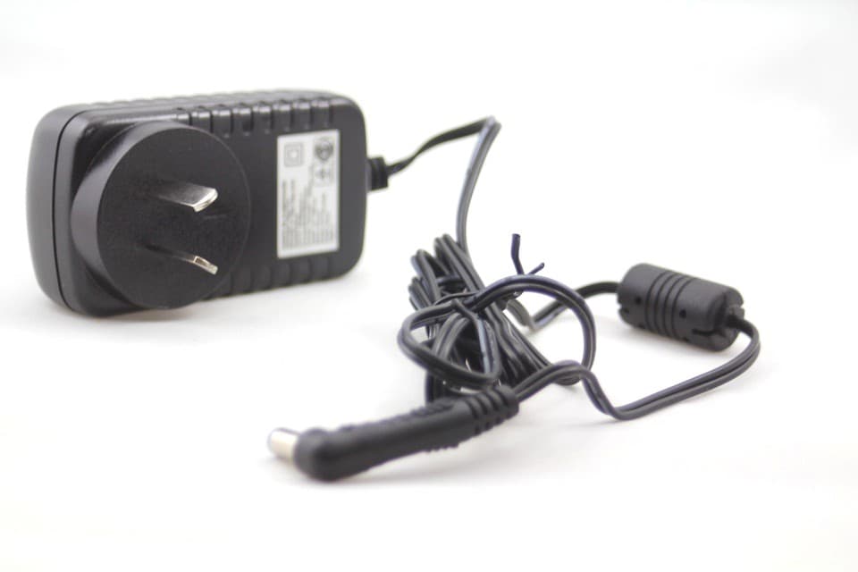 Fuente Switching Pronext de Tensión de Salida 18Vcc 1000mA. Certificada