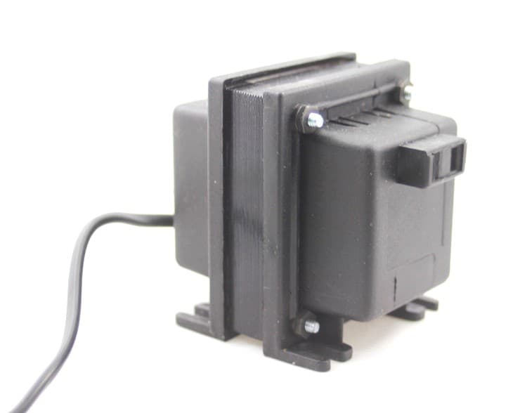 Transformador 220VAC / 110VAC de 100W