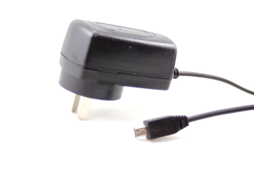 Fuente Switching Pronext de Tensión de Salida 5Vcc 2500mA. con Plug Micro USB. Certificada